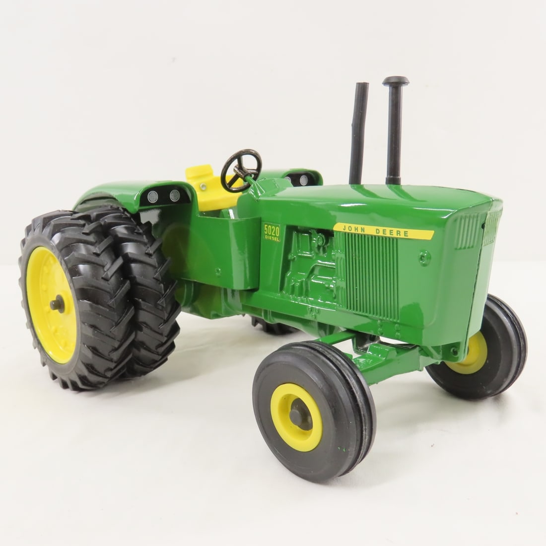 ERTL 1:16 Scale Series II John Deere 5020 Diesel - 8