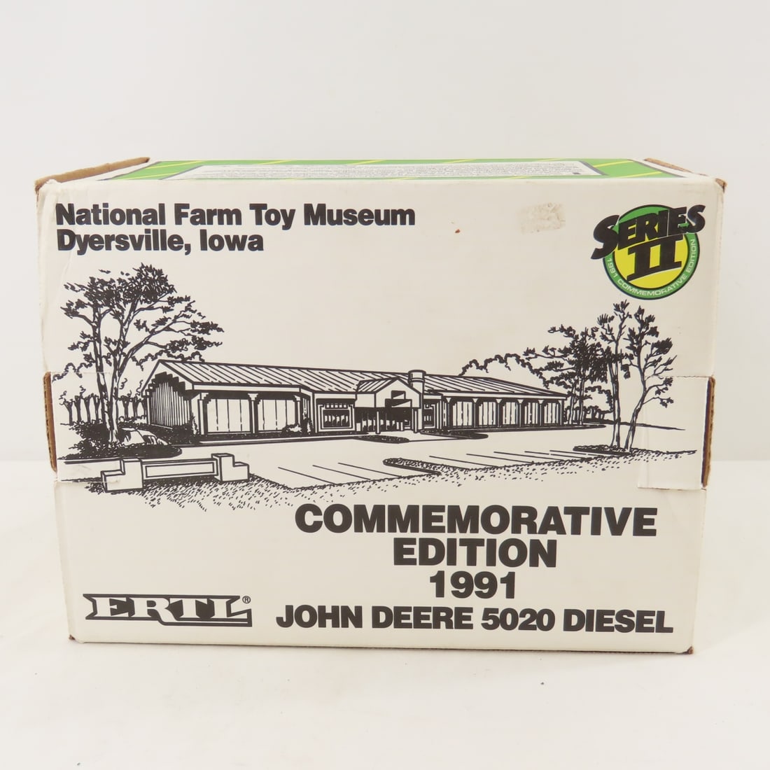 ERTL 1:16 Scale Series II John Deere 5020 Diesel - 18