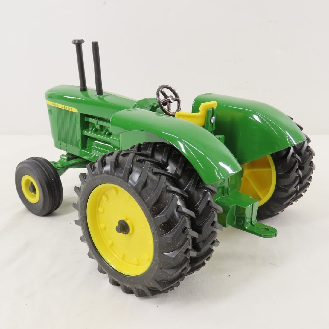 ERTL 1:16 Scale Series II John Deere 5020 Diesel - 4
