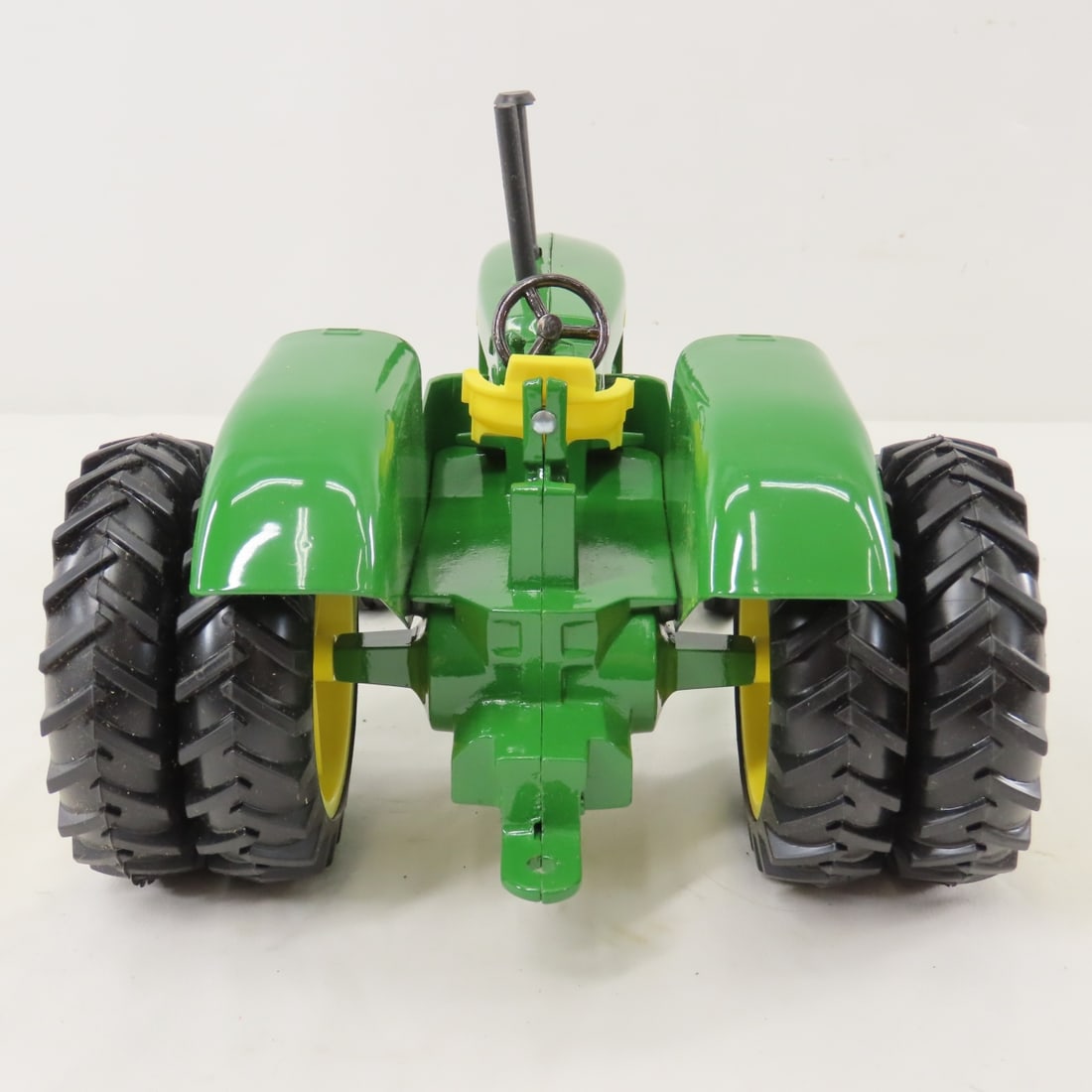 ERTL 1:16 Scale Series II John Deere 5020 Diesel - 5