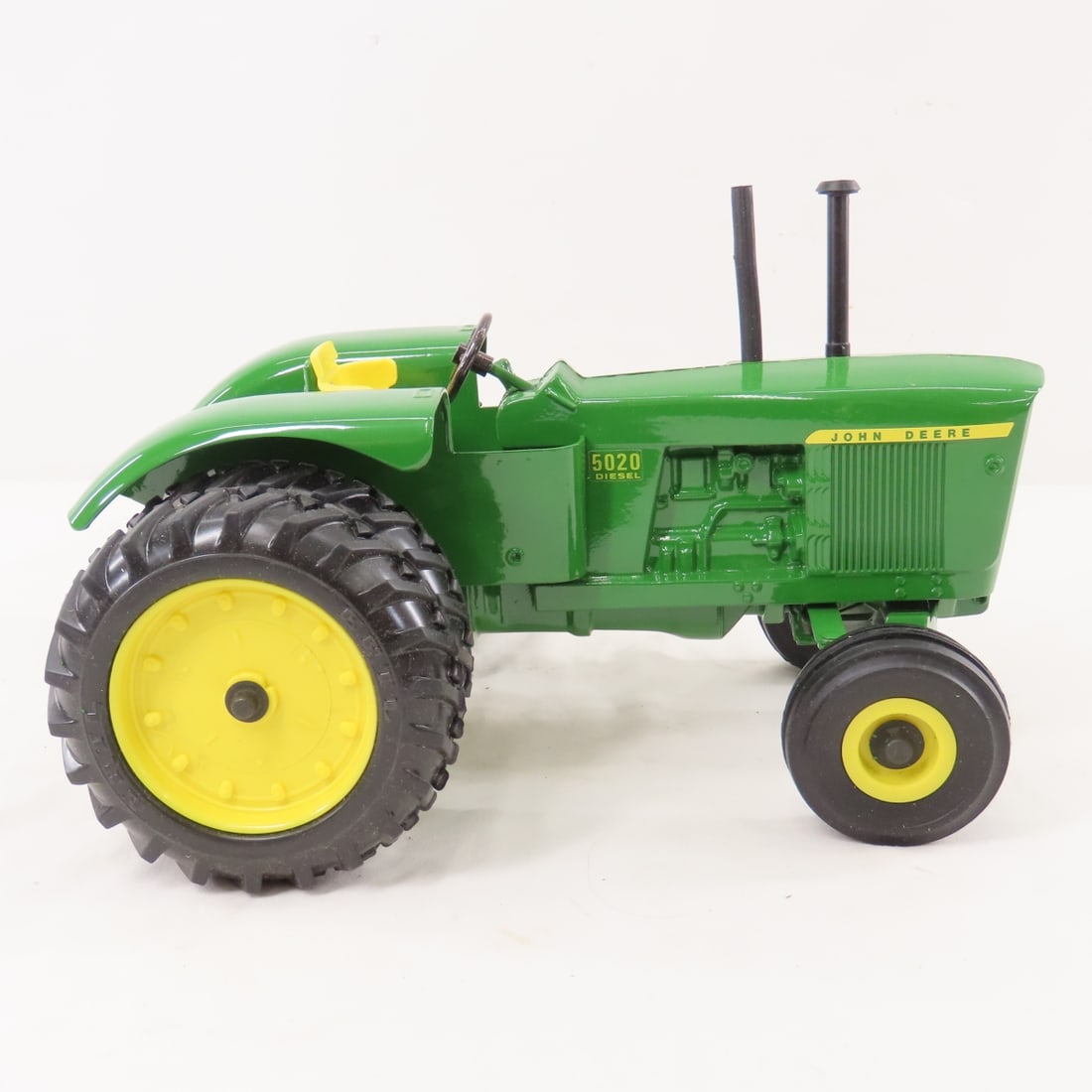 ERTL 1:16 Scale Series II John Deere 5020 Diesel - 7