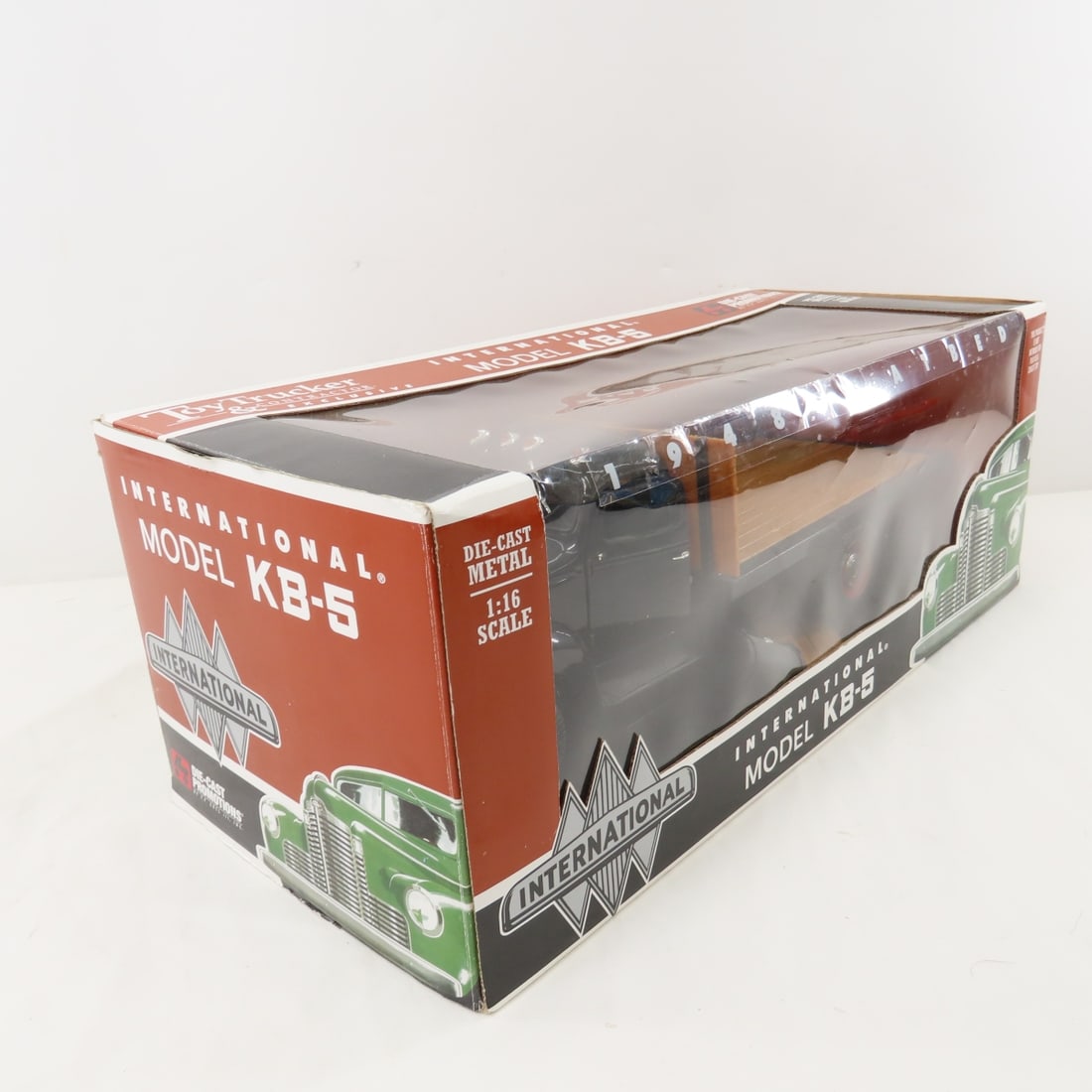 Toy Trucker International Model KB-5 1:16 Truck - 2