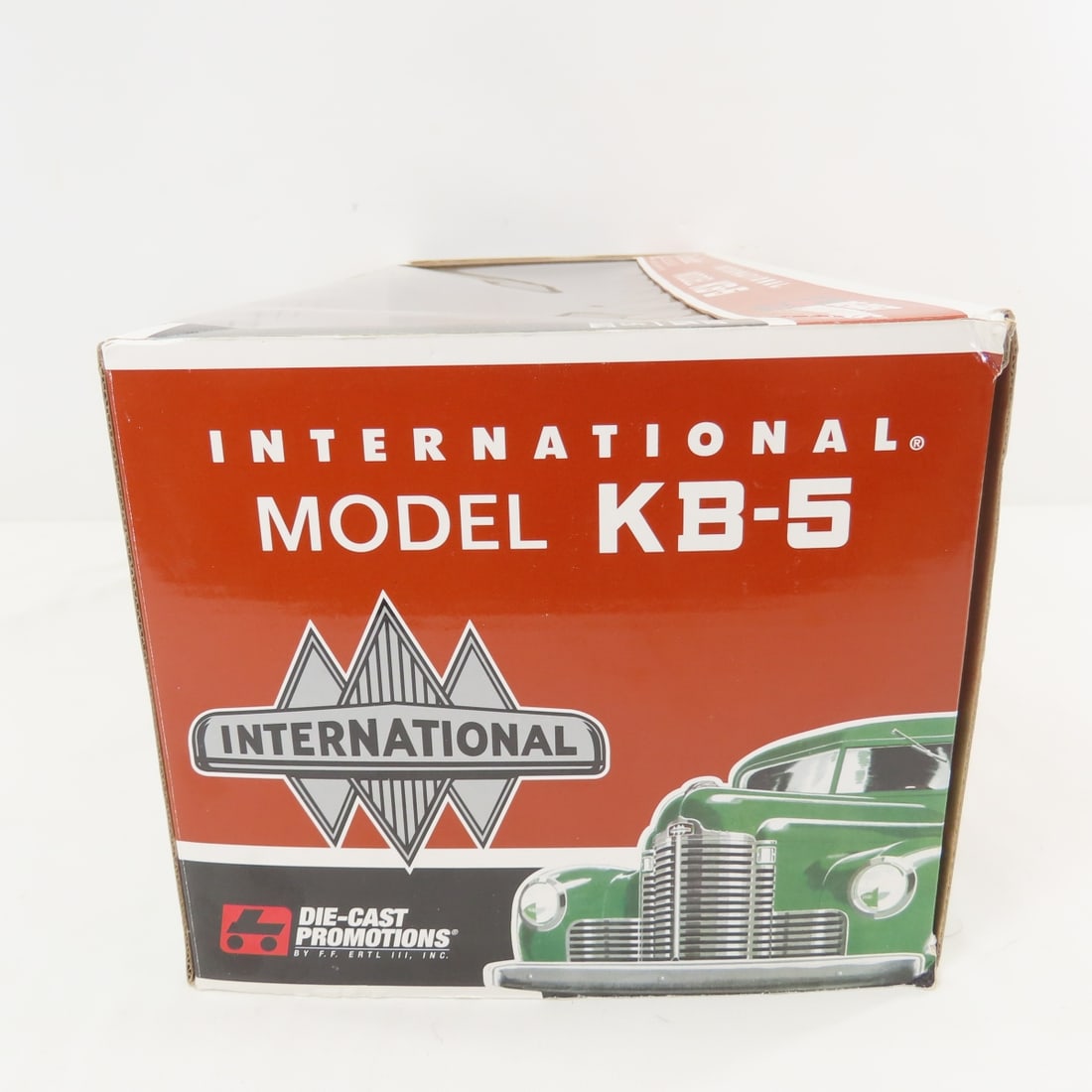 Toy Trucker International Model KB-5 1:16 Truck - 7