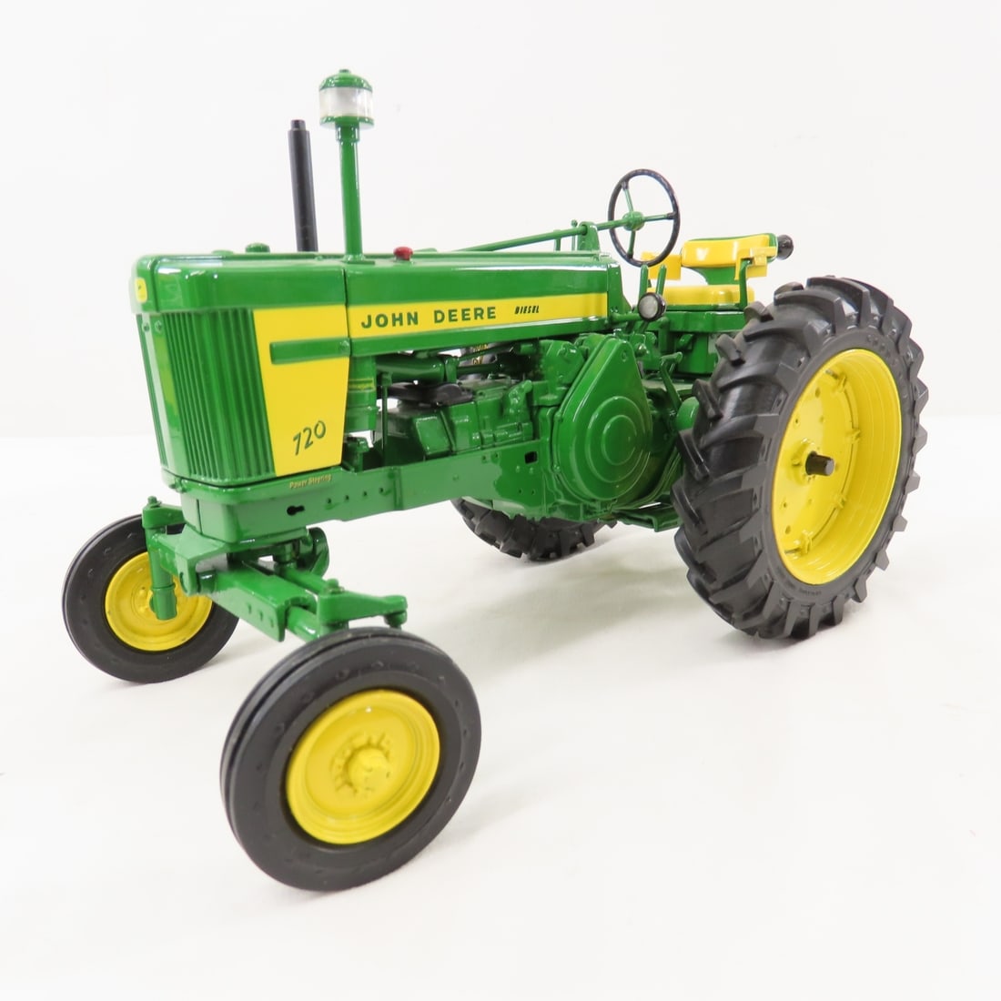ERTL John Deere Precision Classics 720 Diesel - 2