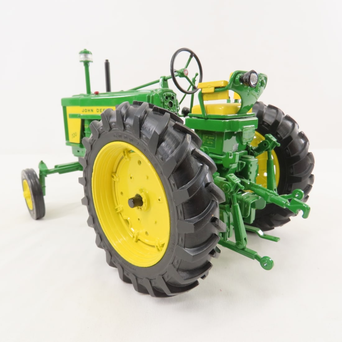 ERTL John Deere Precision Classics 720 Diesel - 4