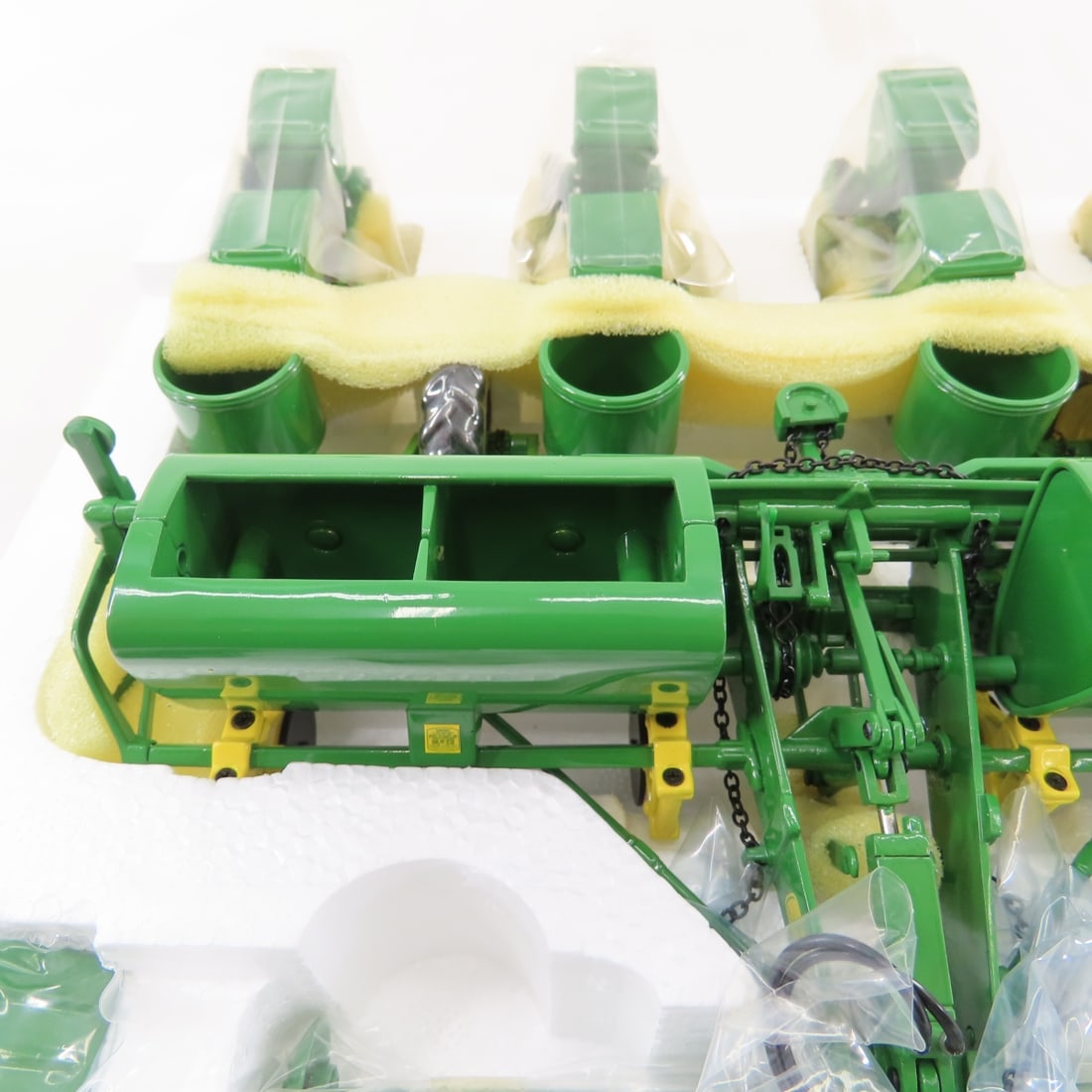 ERTL John Deere Precision Classics 494 Planter - 12