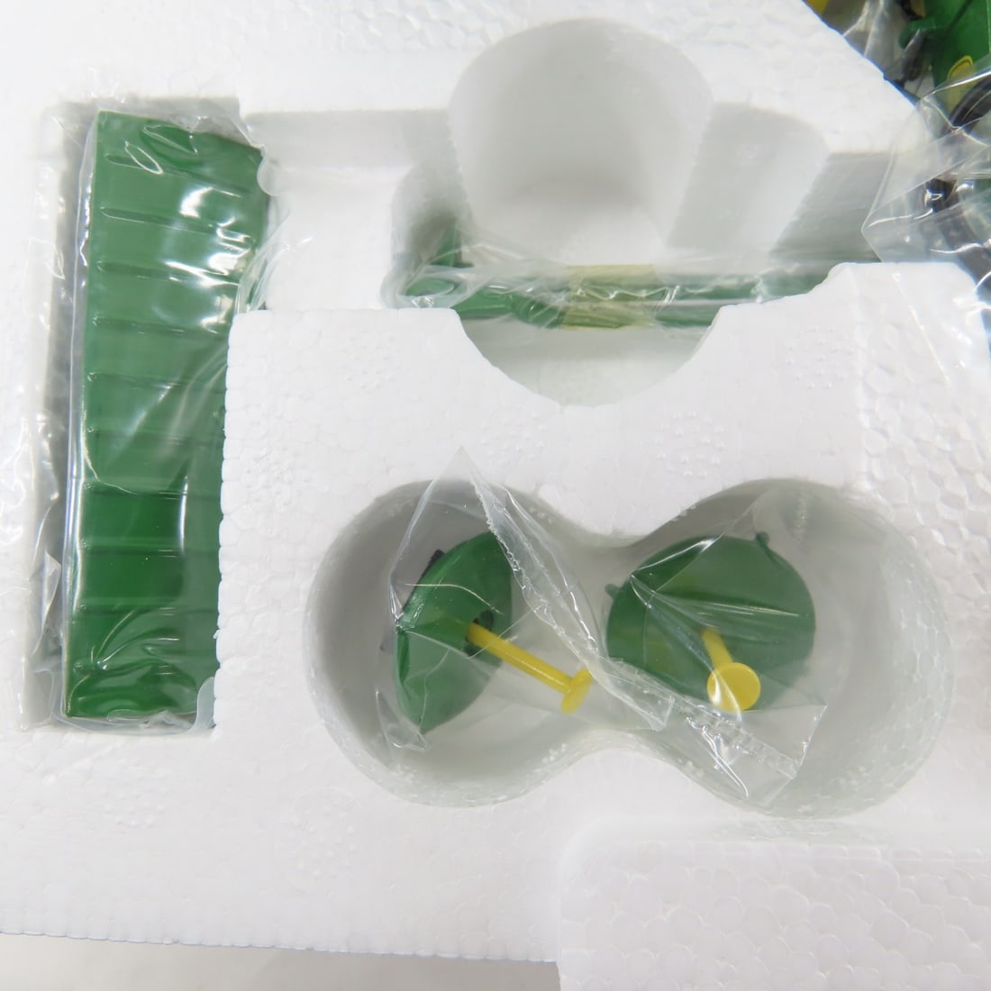 ERTL John Deere Precision Classics 494 Planter - 14