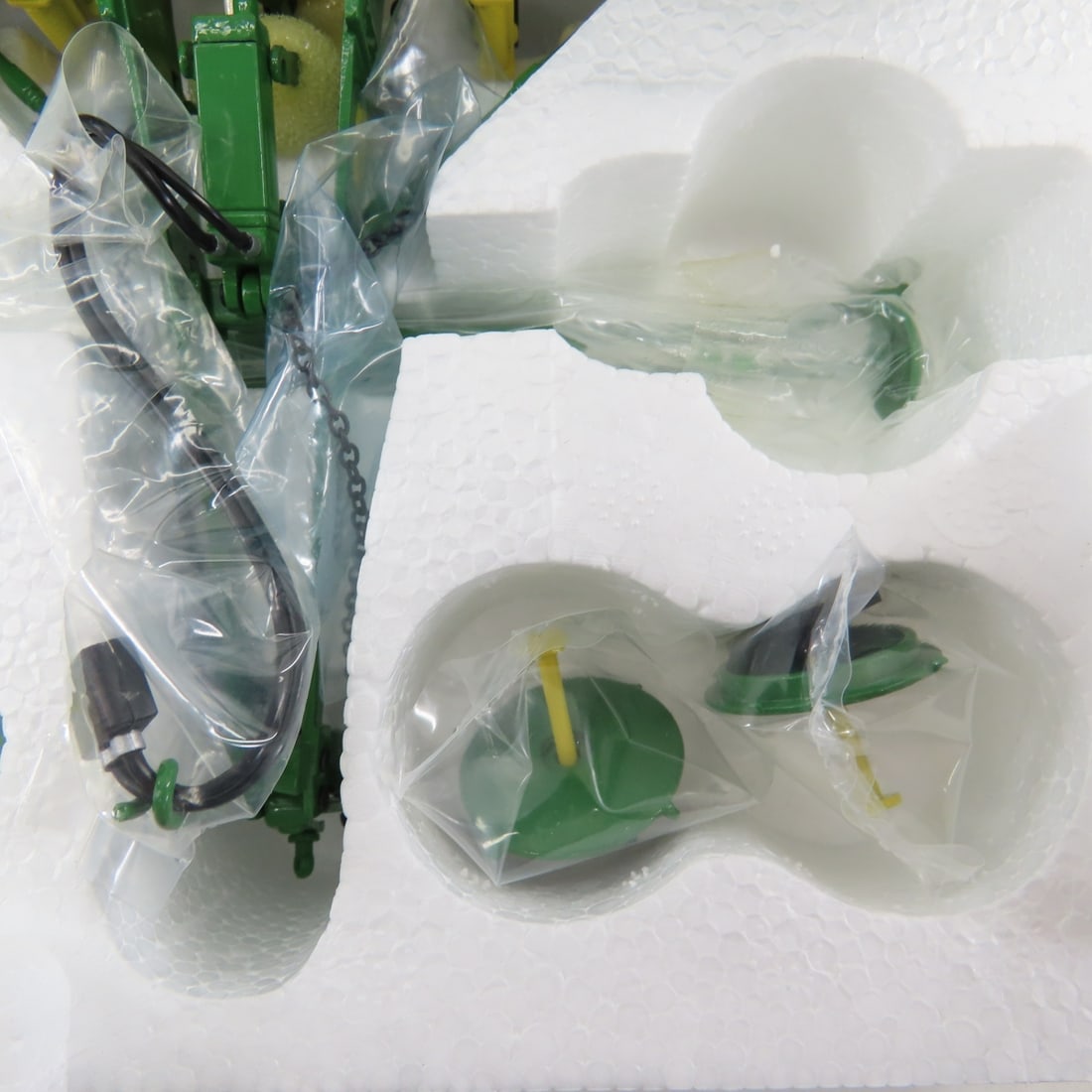 ERTL John Deere Precision Classics 494 Planter - 15