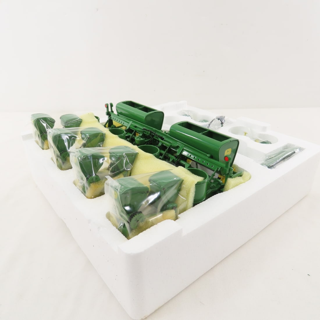 ERTL John Deere Precision Classics 494 Planter - 3