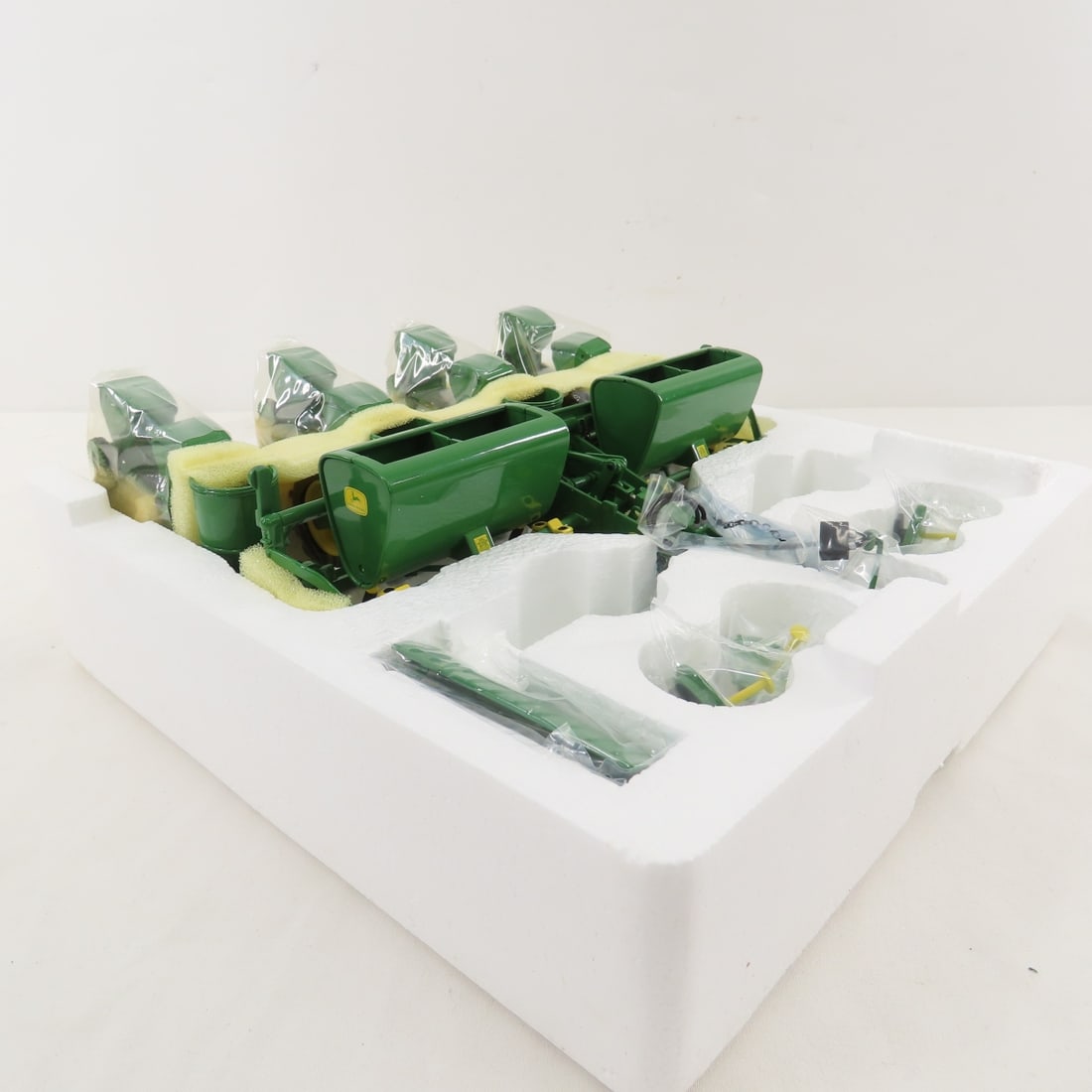 ERTL John Deere Precision Classics 494 Planter - 5