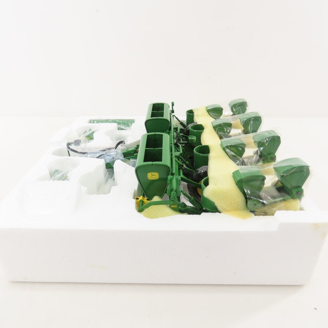 ERTL John Deere Precision Classics 494 Planter - 8