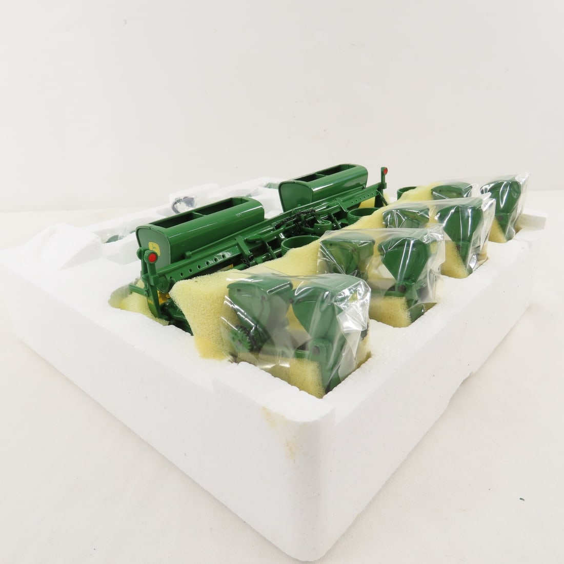 ERTL John Deere Precision Classics 494 Planter - 9