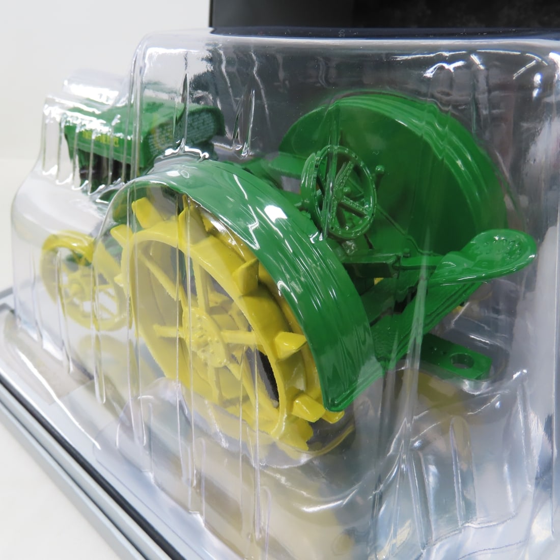 ERTL John Deere Prestige Model D 100th Anniversary - 10