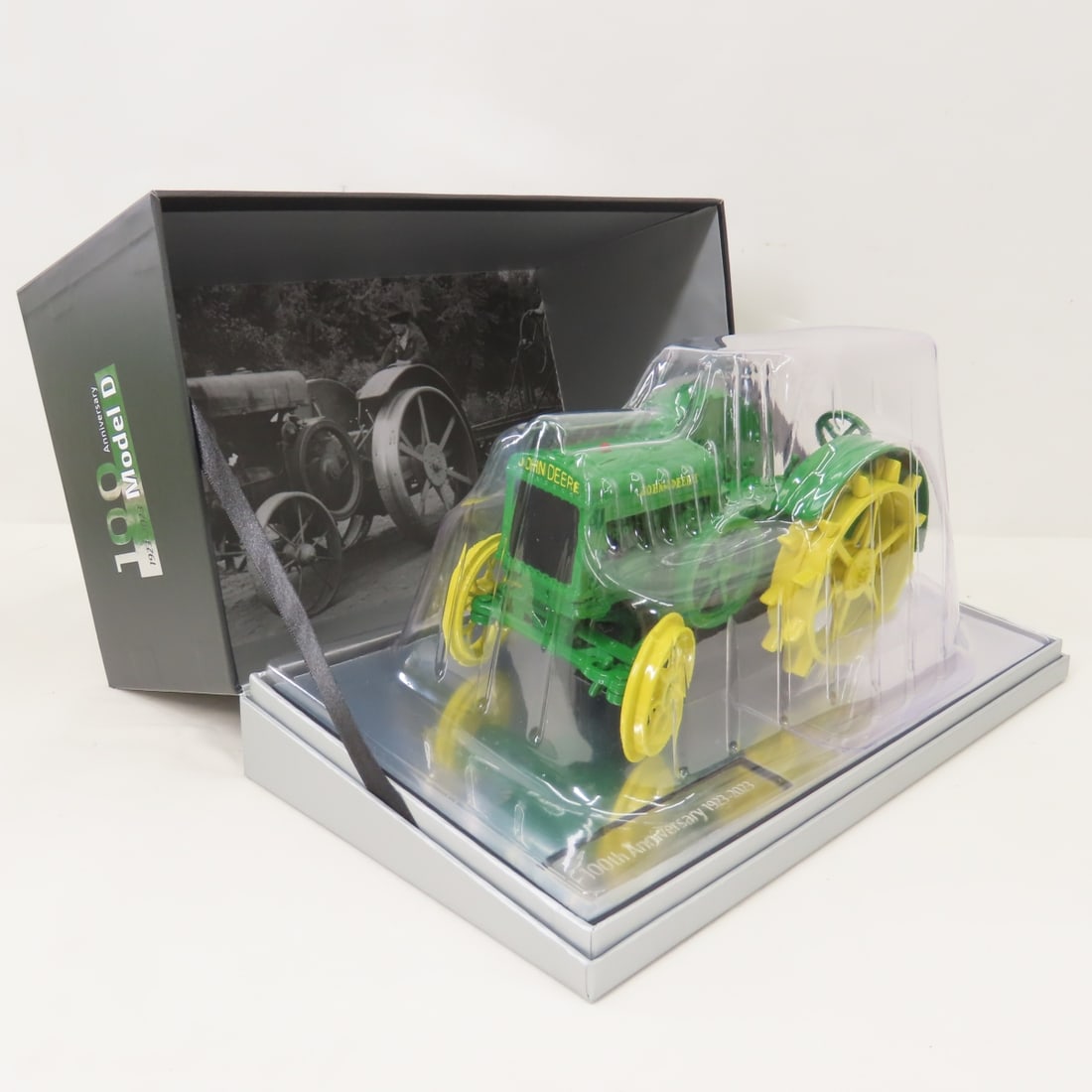 ERTL John Deere Prestige Model D 100th Anniversary - 3