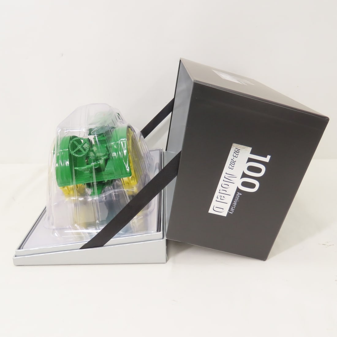 ERTL John Deere Prestige Model D 100th Anniversary - 6