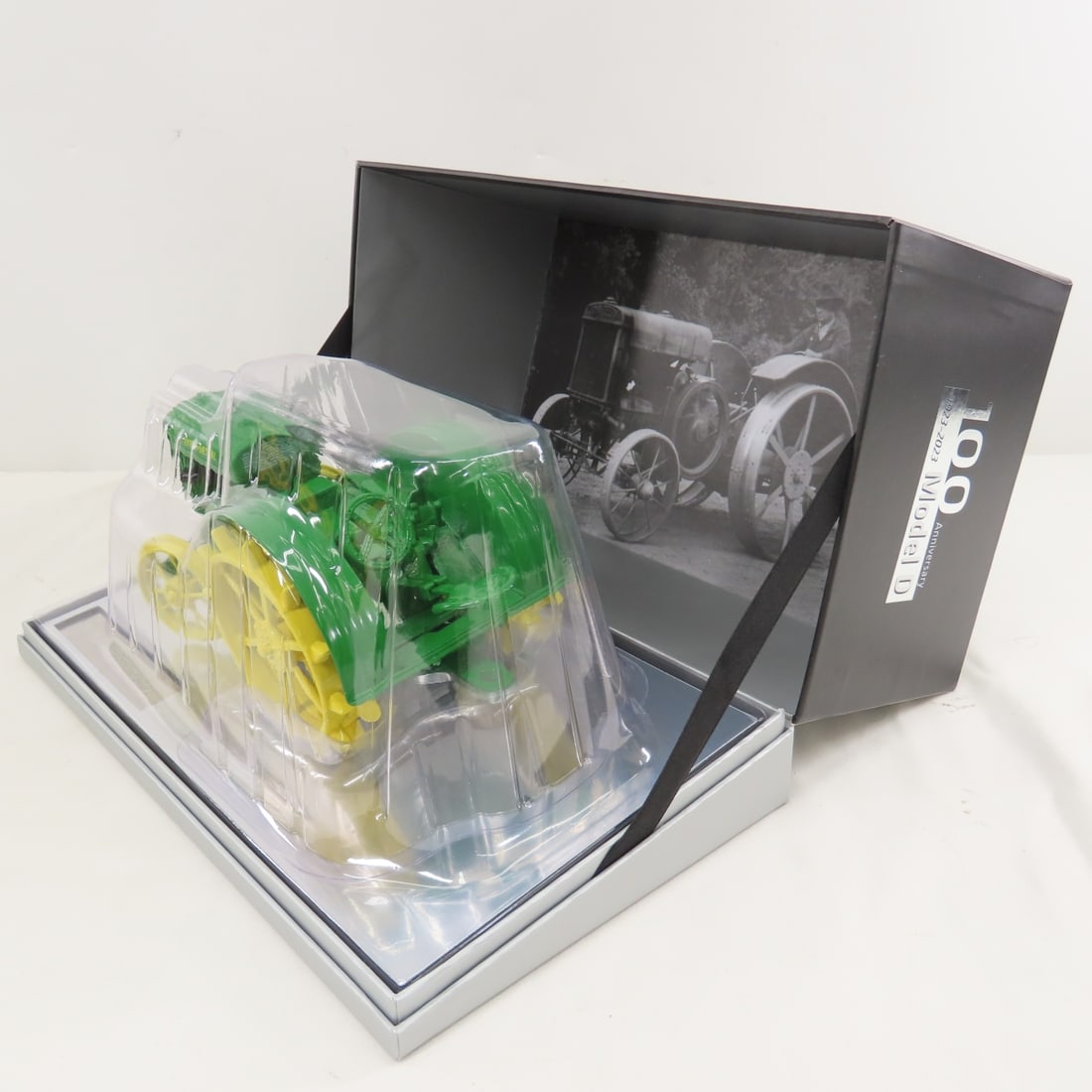 ERTL John Deere Prestige Model D 100th Anniversary - 7