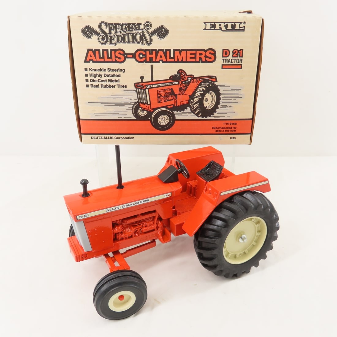 ERTL Special Edition Allis Chalmers D-21 Tractor: ERTL Special Edition Allis Chalmers D-21 Tractor - 1/16 Scale ERTL D-21 Allis Chalmers Diecast Tractor. Lot Size: 10x7x7", 4 lbs All information and photos are intended to be as accurate as possible, 