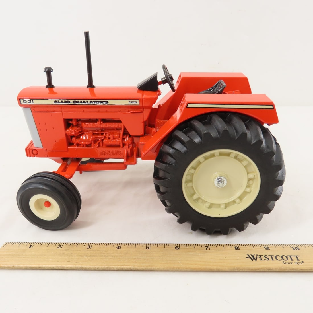 ERTL Special Edition Allis Chalmers D-21 Tractor - 3
