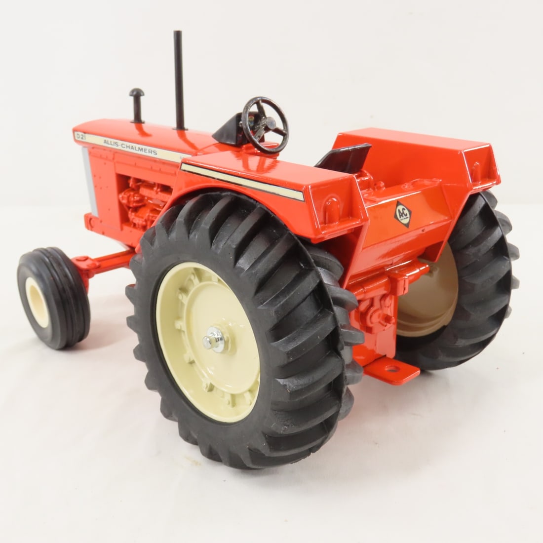 ERTL Special Edition Allis Chalmers D-21 Tractor - 4