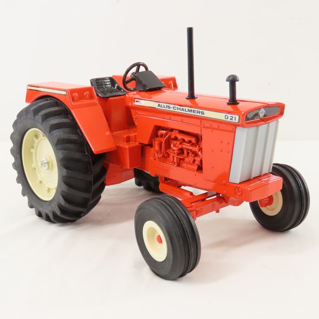 ERTL Special Edition Allis Chalmers D-21 Tractor - 8