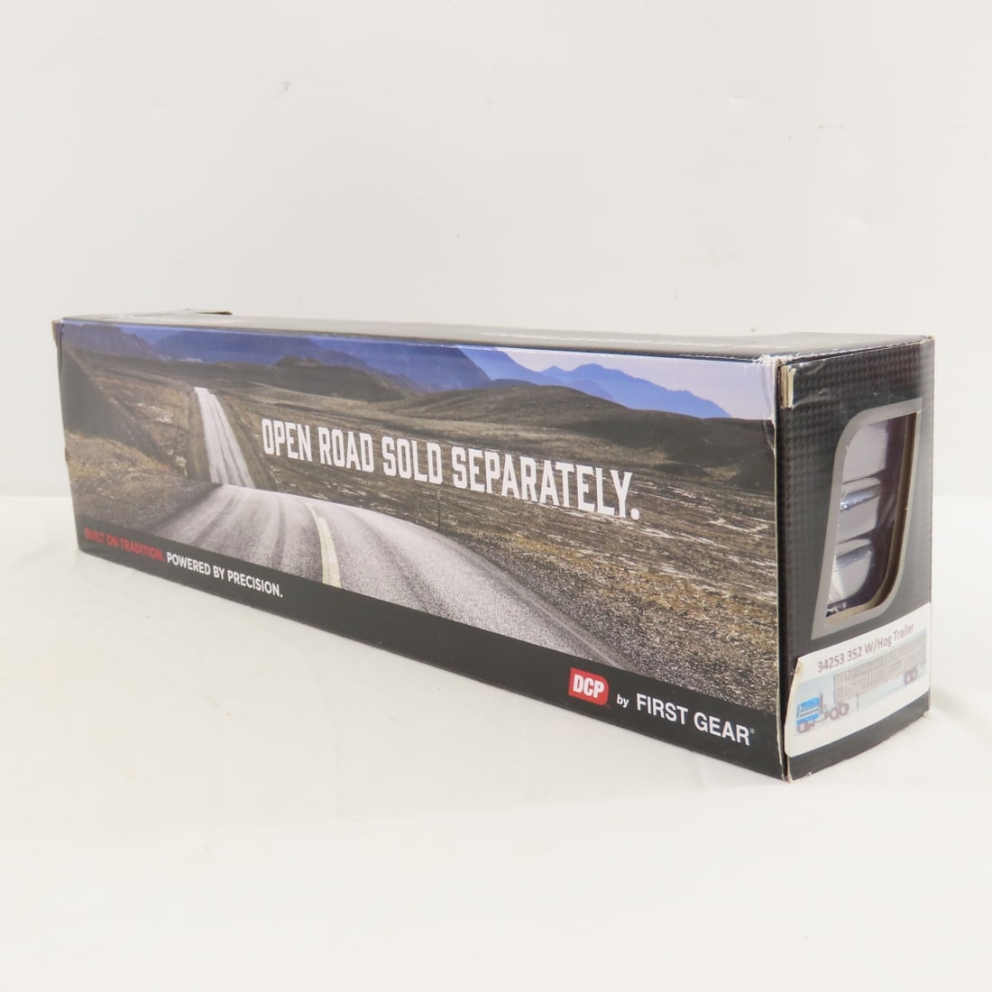 DCP First Gear 1:64 Scale Peterbilt 352 Sleeper - 4