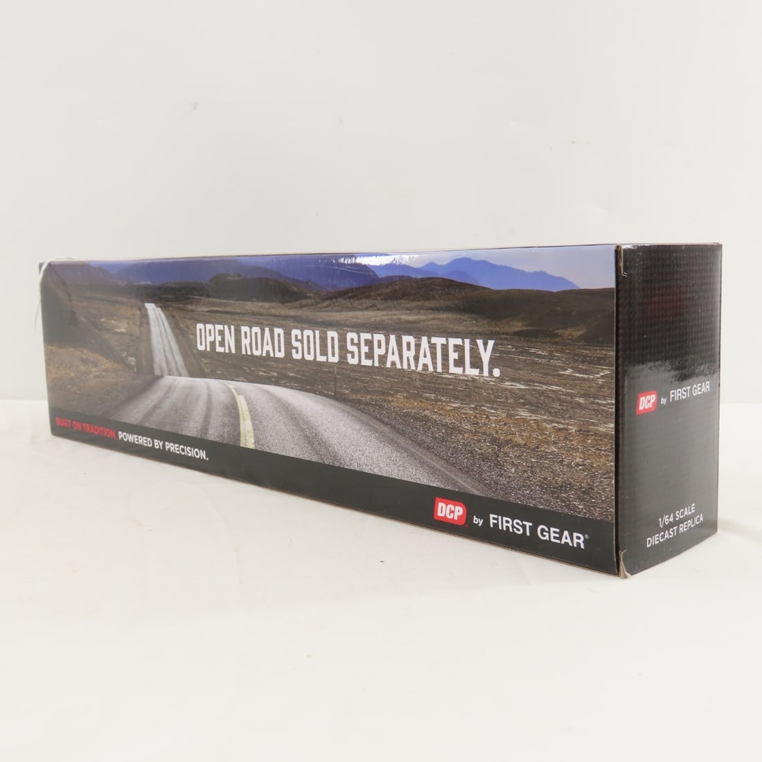 DCP First Gear 1:64 Scale Peterbilt 389 Pacesetter - 4