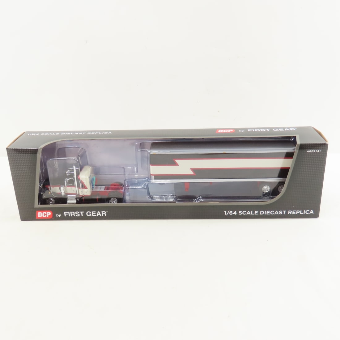 DCP First Gear 1:64 Peterbilt Dry Goods Trailer (1 of 11)