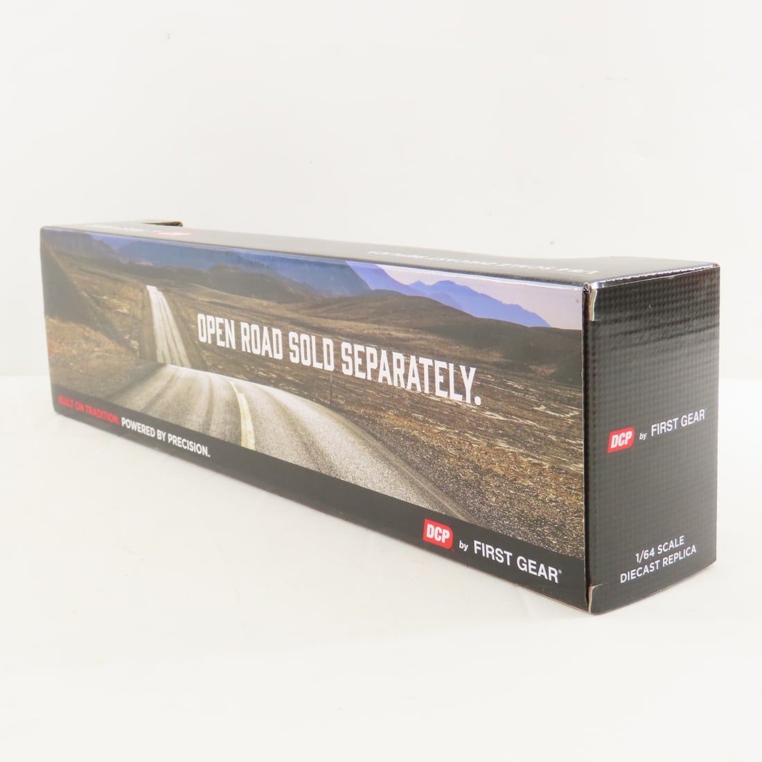 DCP First Gear 1:64 Scale Ford LTL-9000 Sleeper - 4