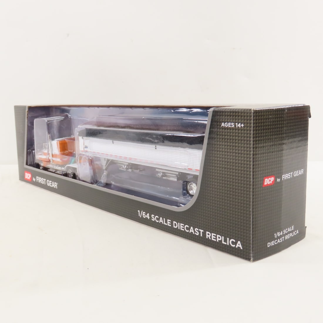 DCP First Gear 1:64 Scale Ford LTL-9000 Sleeper - 8