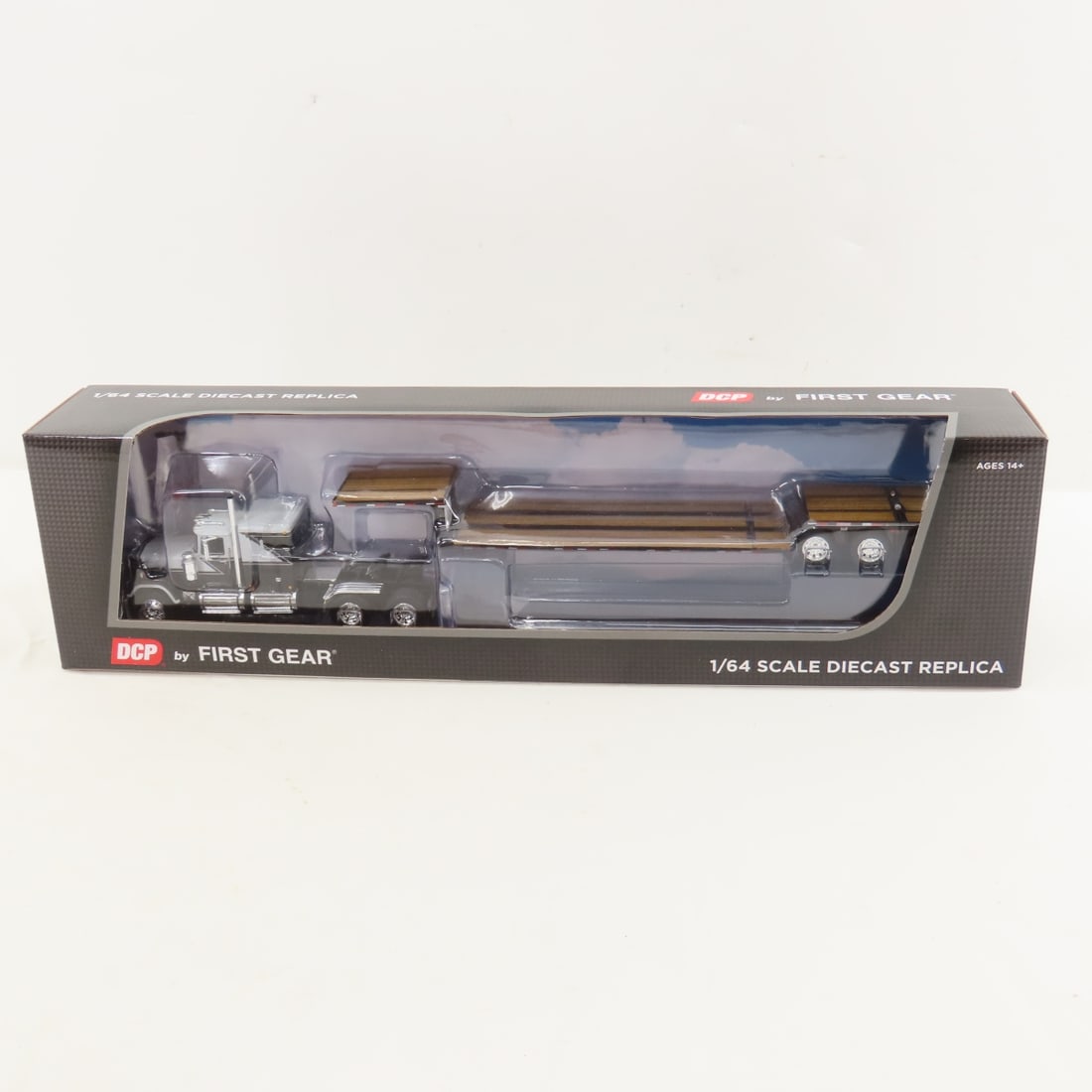 DCP First Gear 1:64 Scale Mack Superliner Sleeper (1 of 11)