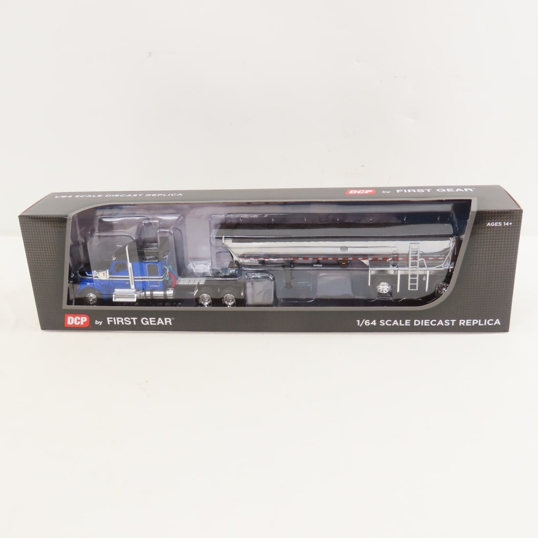 DCP First Gear 1:64 Scale Kenworth W990 Sleeper (1 of 11)