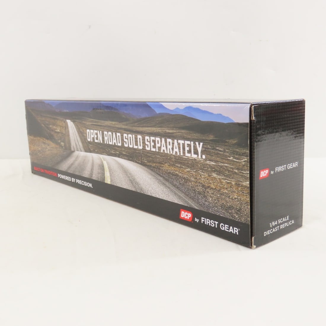 DCP First Gear 1:64 Scale Mack Pinnacle Day Cab - 4