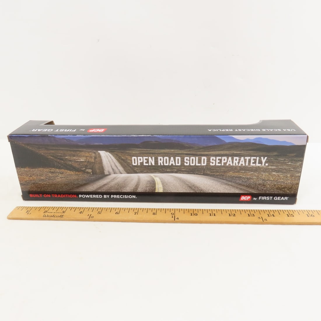 DCP First Gear 1:64 Scale Mack Pinnacle Day Cab - 5