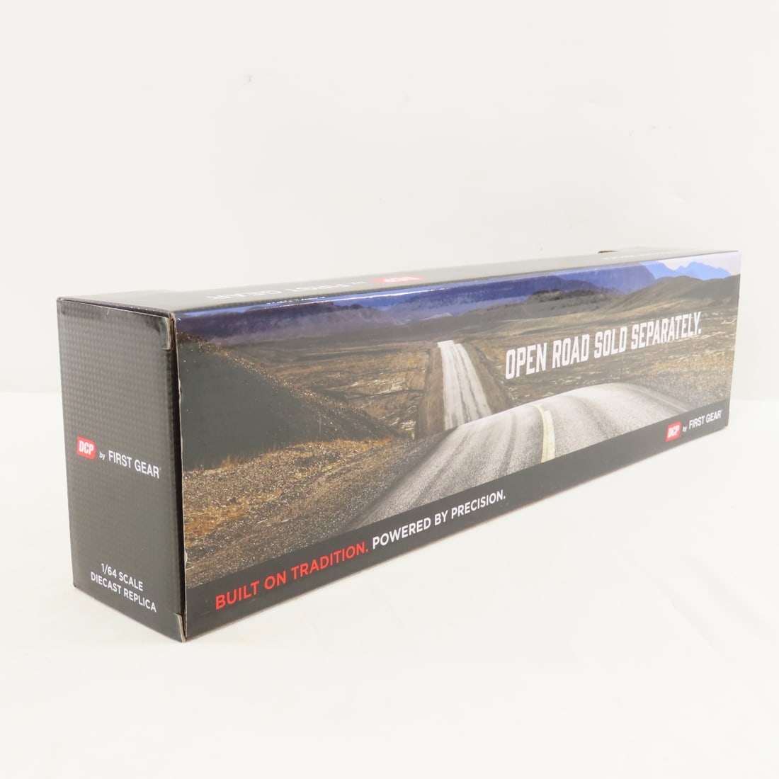 DCP First Gear 1:64 Scale Mack Pinnacle Day Cab - 6