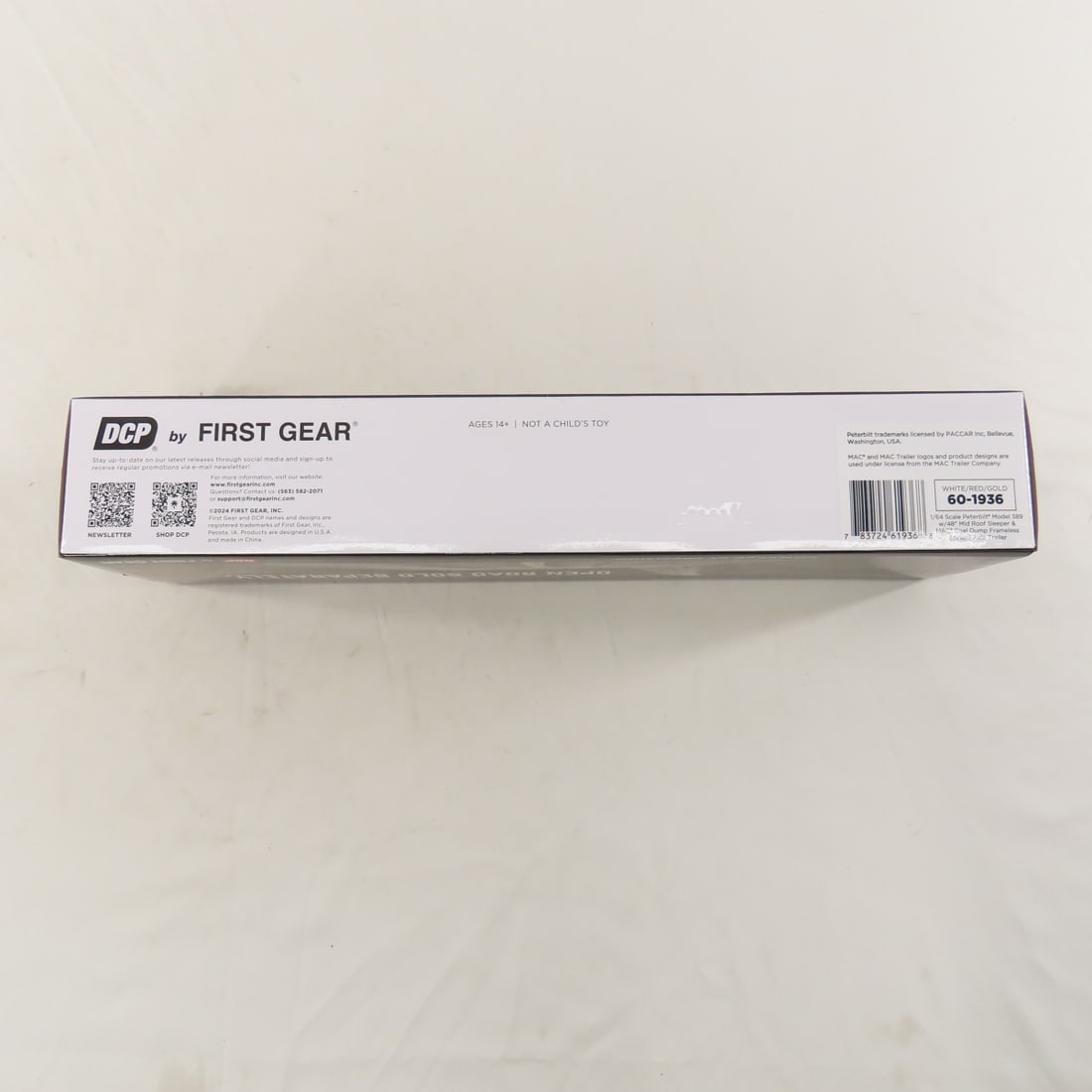 DCP First Gear 1:64 Scale Peterbilt 389 Sleeper - 10