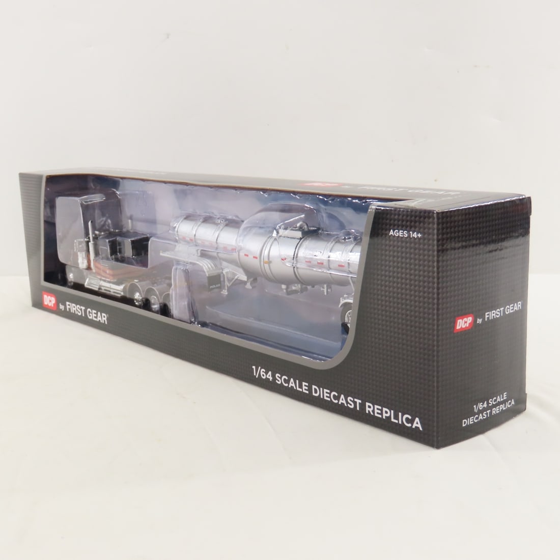 DCP First Gear 1:64 Scale Kenworth W900L Flattop - 8