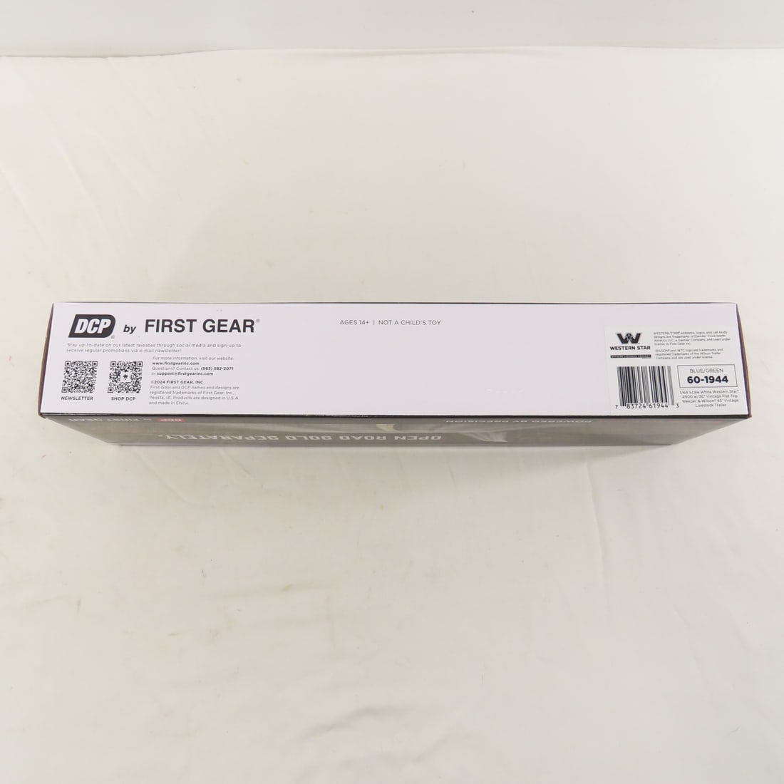 DCP First Gear 1:64 Scale Western Star 4900 - 10