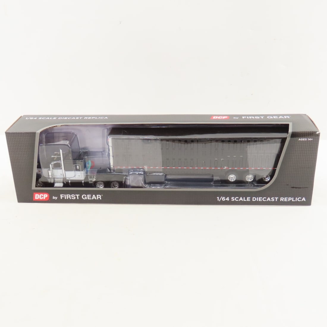 DCP First Gear 1:64 Peterbilt 389 Flattop Sleeper (1 of 11)