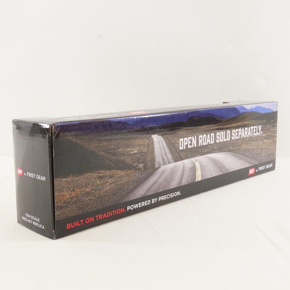 DCP First Gear 1:64 Peterbilt 389 Flattop Sleeper - 6
