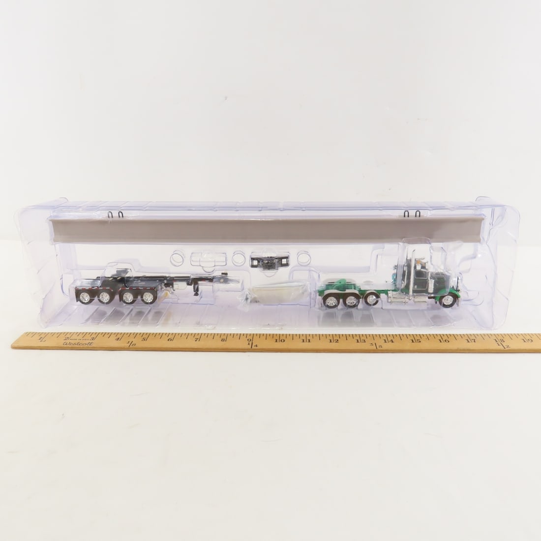 DCP First Gear 1:64 Peterbilt 389 w Beam Load - 5