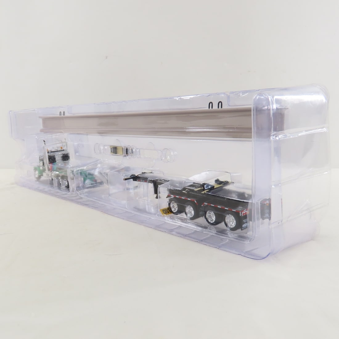 DCP First Gear 1:64 Peterbilt 389 w Beam Load - 8