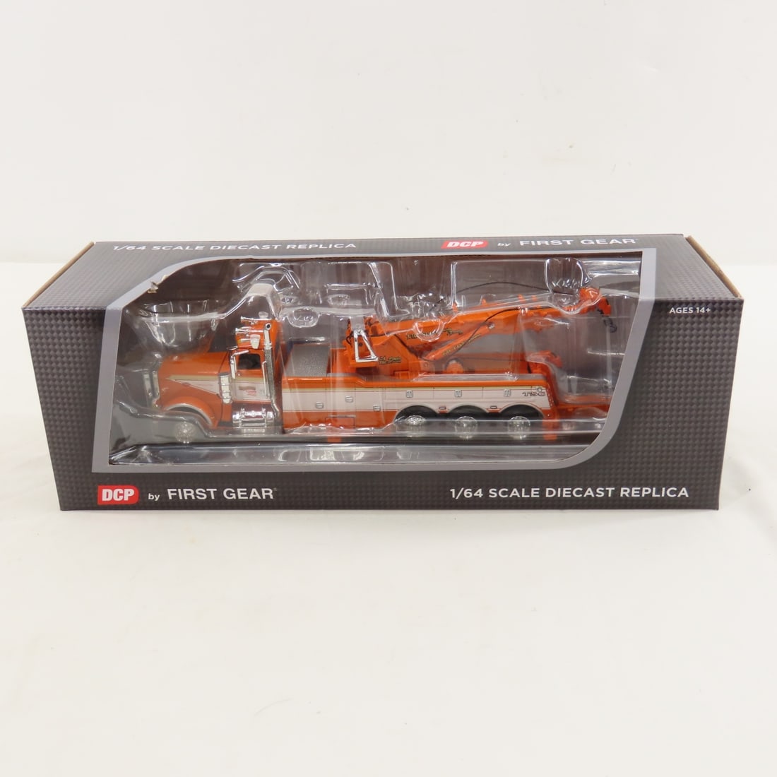 DCP First Gear 1:64 Peterbilt 389 Day Cab, Wrecker: DCP First Gear 1:64 Peterbilt 389 Day Cab, Wrecker - SNT Tri-State Towing 60-1800 1/64 Scale Peterbilt Model 389 Day Cab & Century Model 1150 Rotator Wrecker. Lot Size: 10x4x3" 1 lb All information