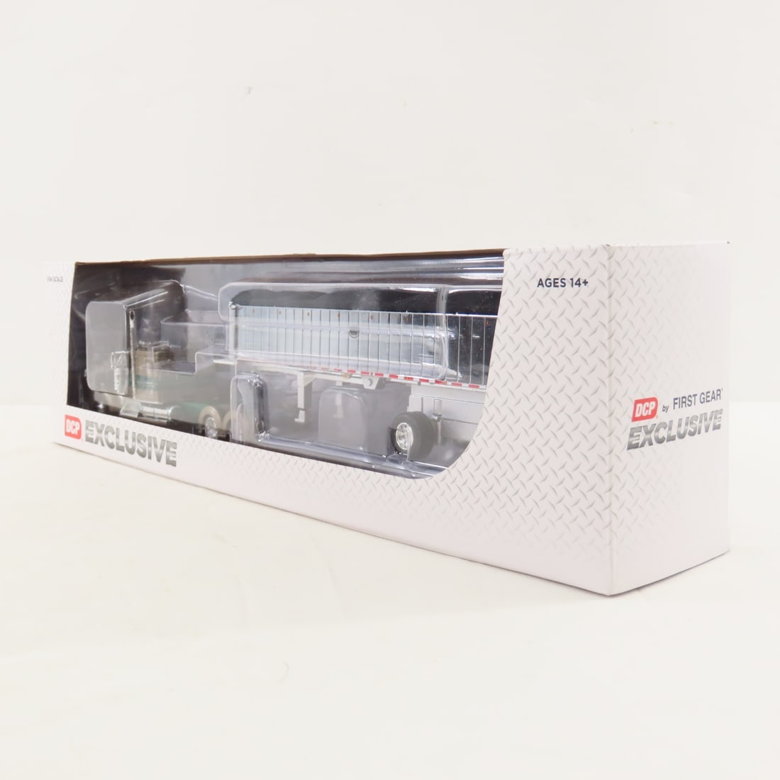 DCP Exclusive 1:64 Kenworth W900L with Trailer - 8