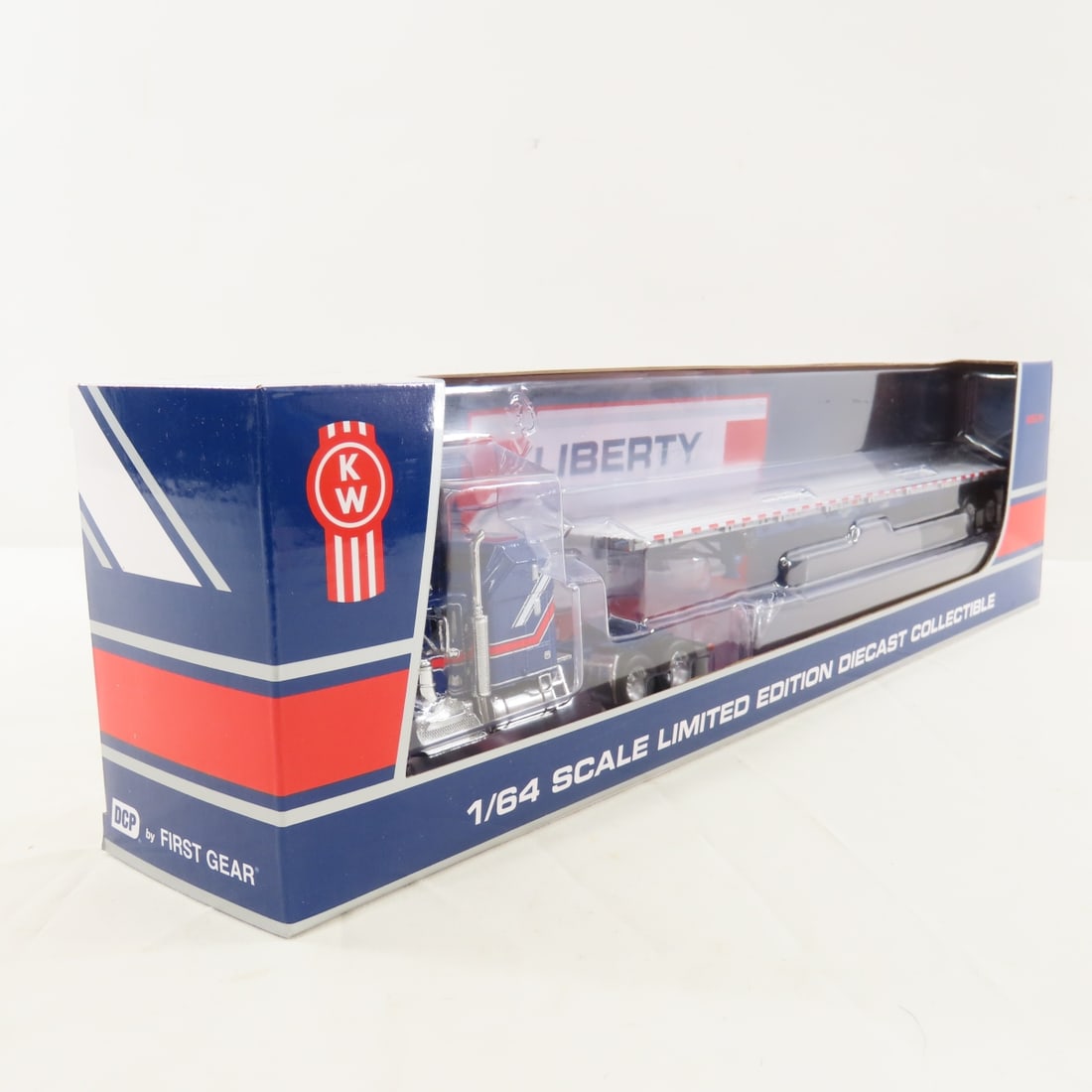DCP First Gear 1:64 Kenworth Aerodyne Sleeper - 2