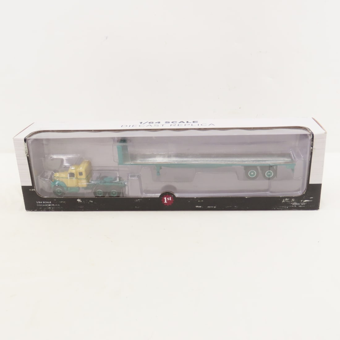 DCP First Gear 1:64 Mack B61 & Flatbed Trailer (1 of 11)