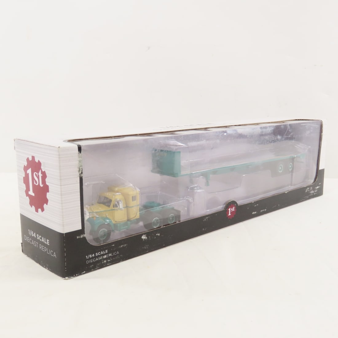 DCP First Gear 1:64 Mack B61 & Flatbed Trailer - 2