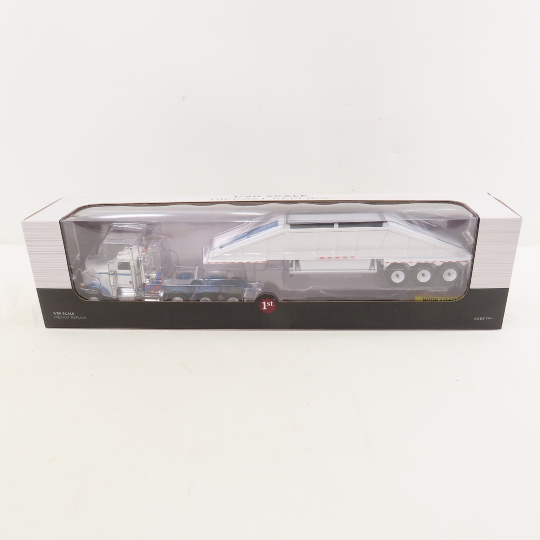 DCP First Gear 1:64 Peterbilt 367 Tractor& Trailer (1 of 11)