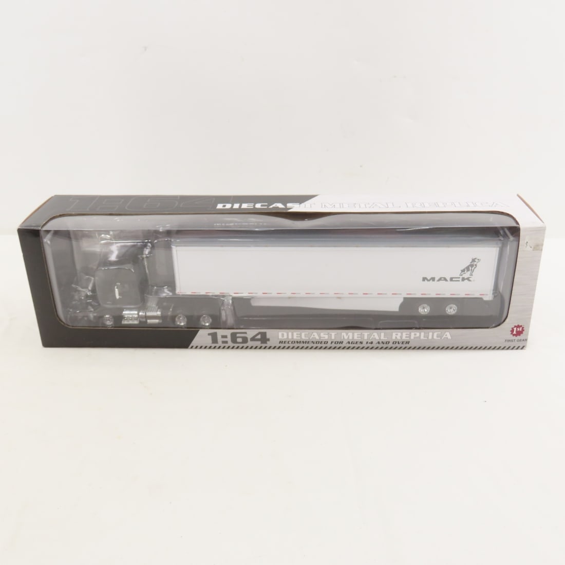 DCP First Gear 1:64 Mack Pinnacle with Trailer (1 of 11)