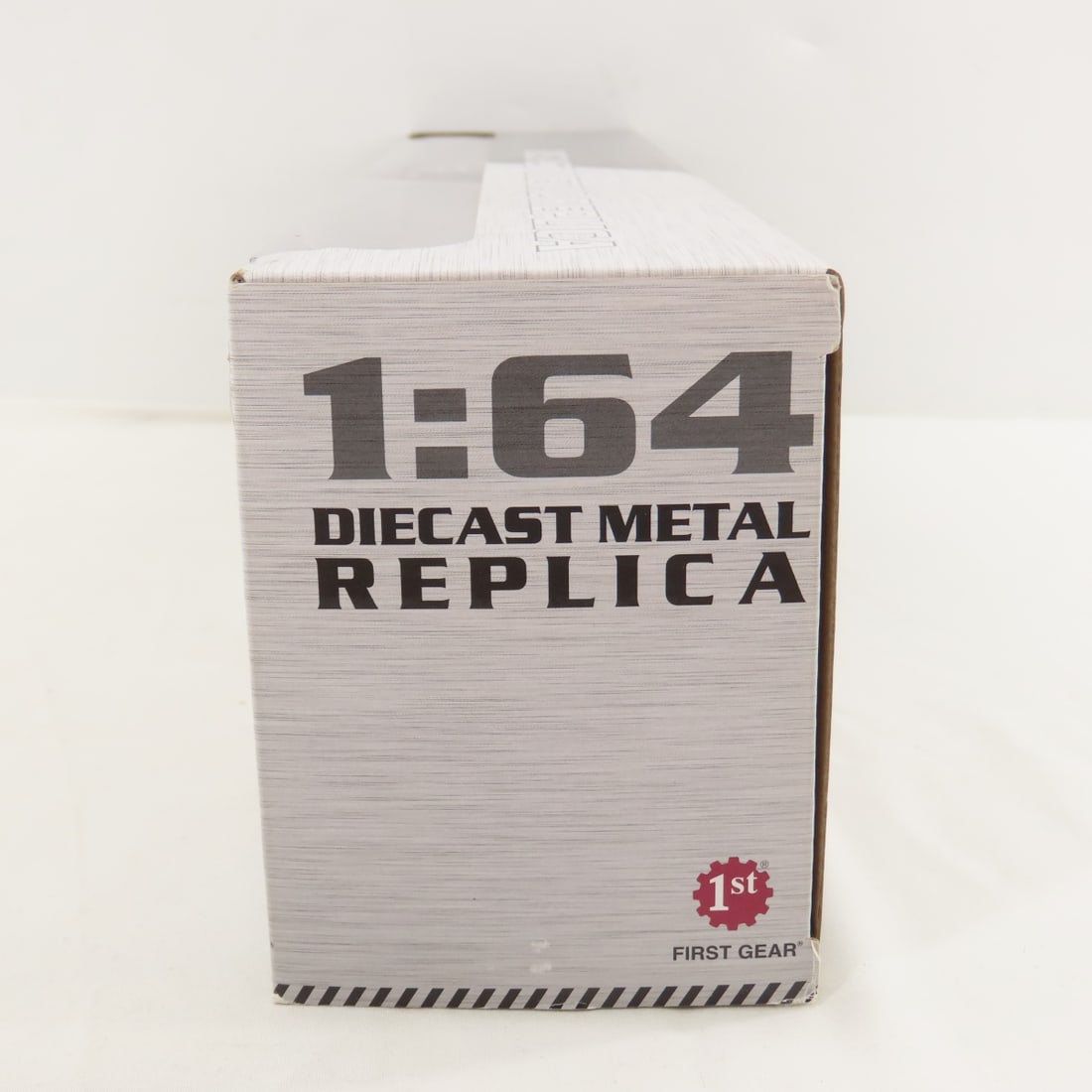 DCP First Gear 1:64 Mack Pinnacle with Trailer - 7
