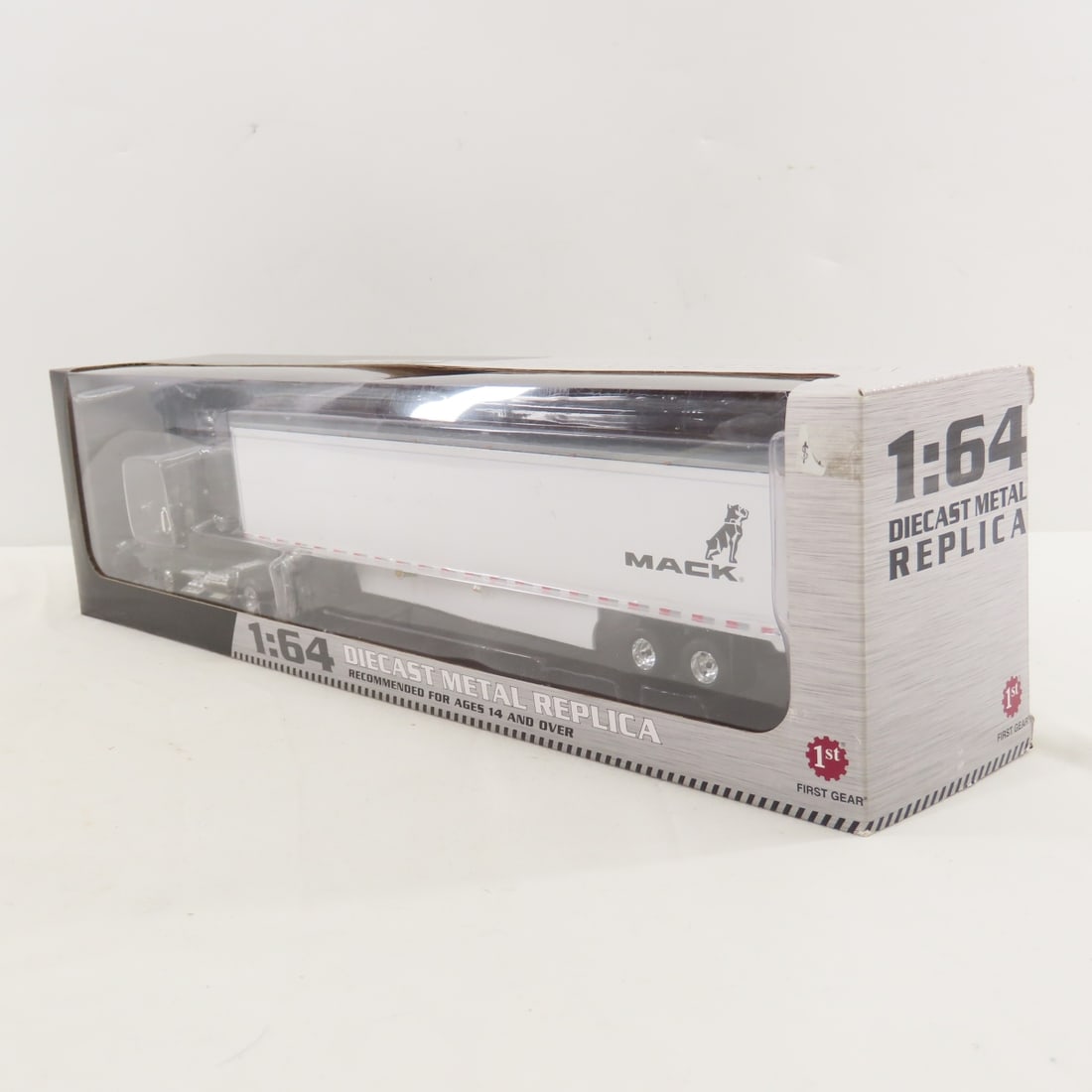 DCP First Gear 1:64 Mack Pinnacle with Trailer - 8